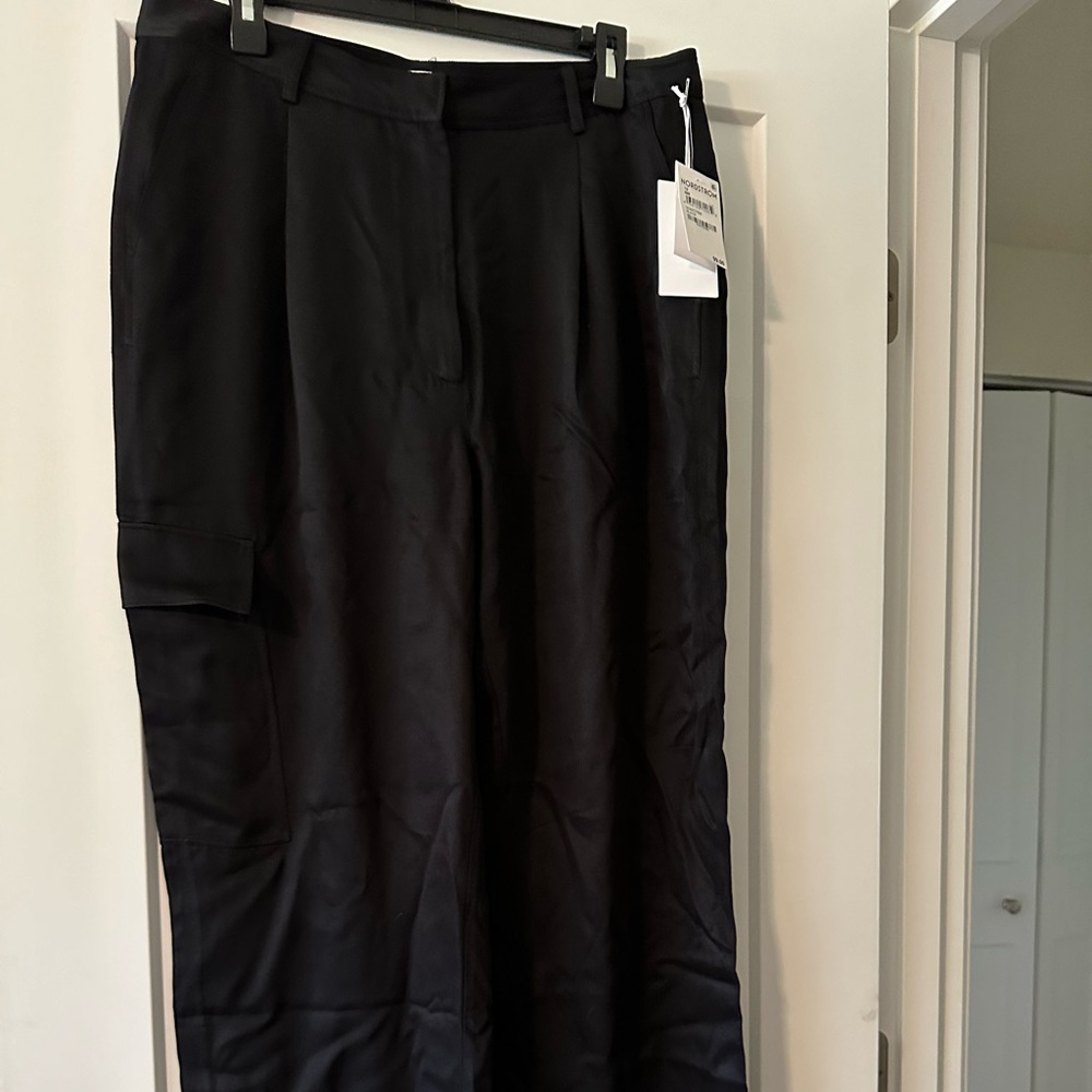 Black Nordstrom utility cargo pants NWT, right side pocket